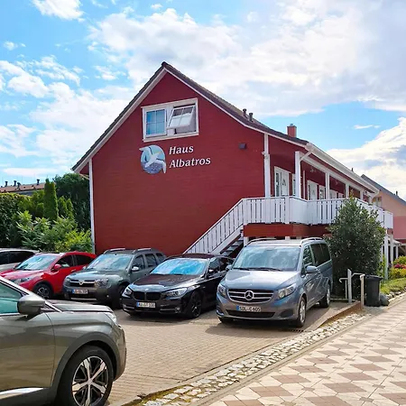 Haus Albatros 4 Апартаменты Козеров